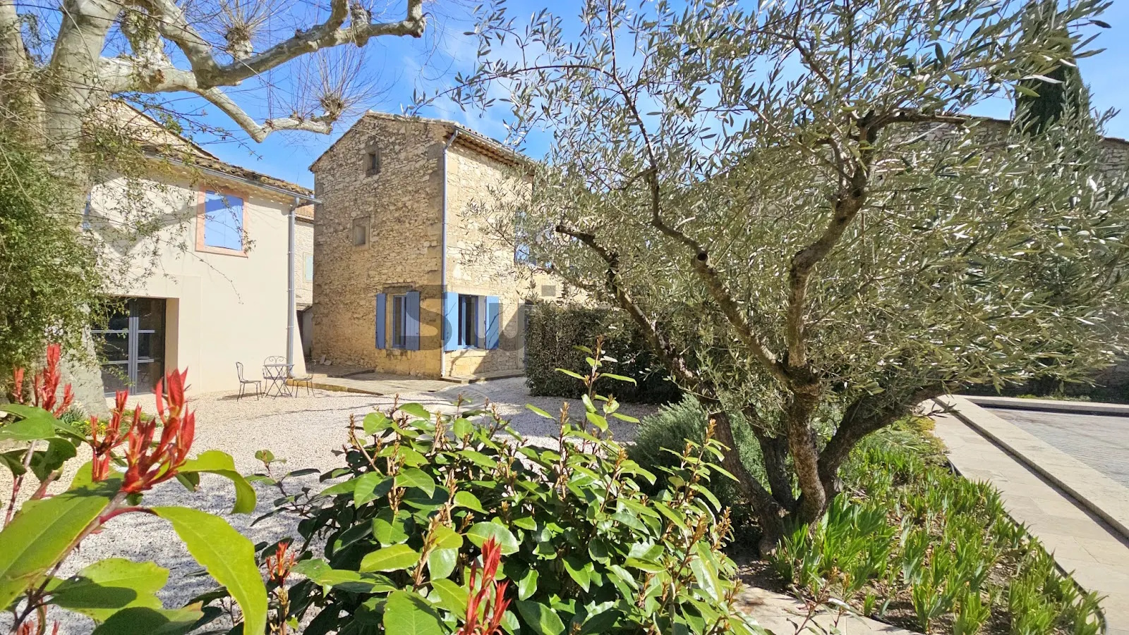 Le Relais des Cyprès de Provence — vue du domaine